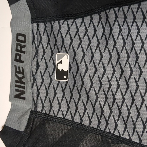 Nike Pro Hypercool 3/4 Sleeve Black Shirt - Picture 5 of 7